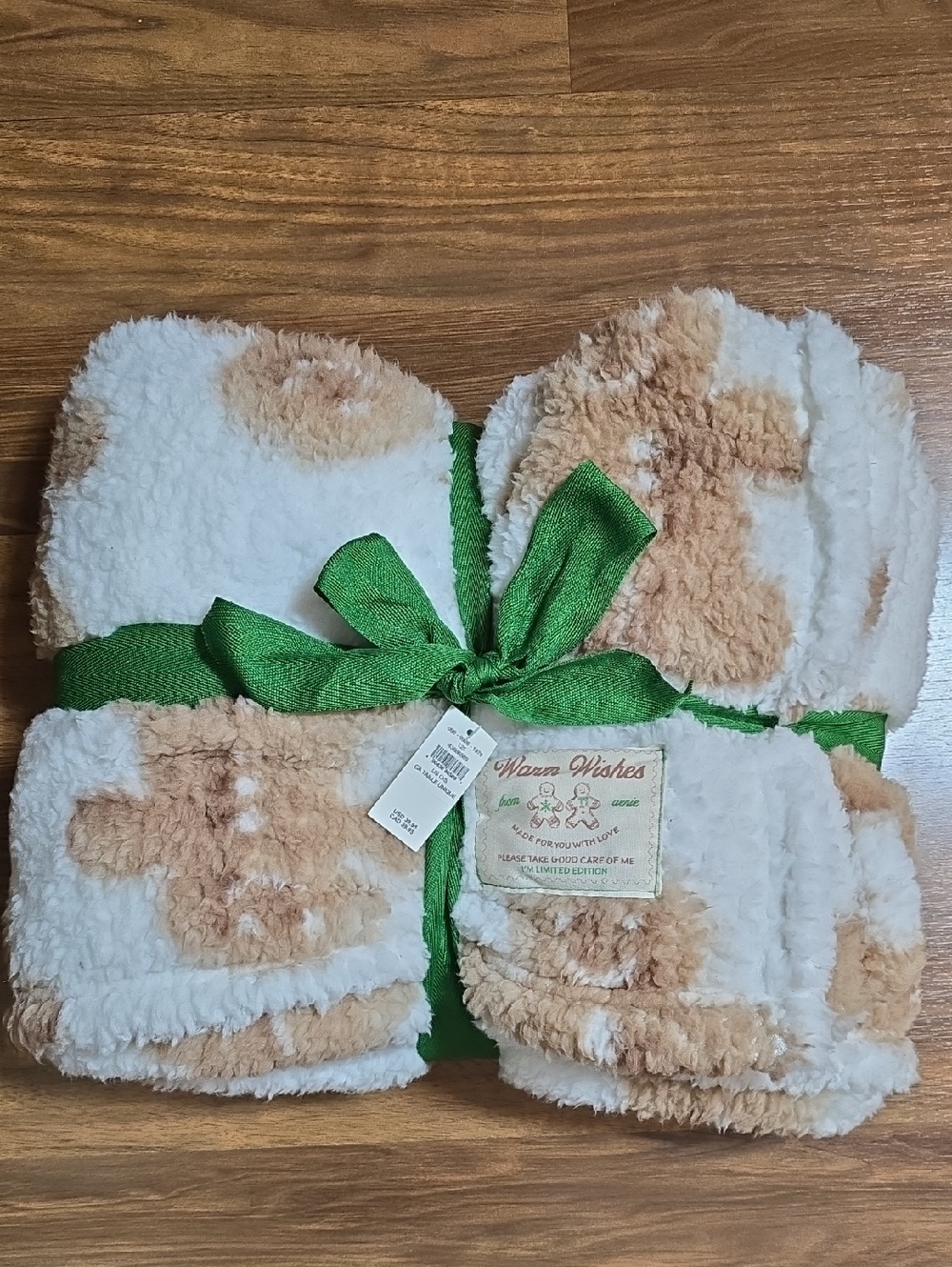 Aerie Limited Edition "Warm Wishes" Gingerbread Sherpa Throw Blanket